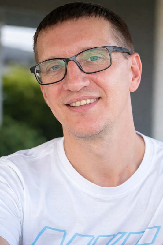 Константин Курицын, мастер по окнам